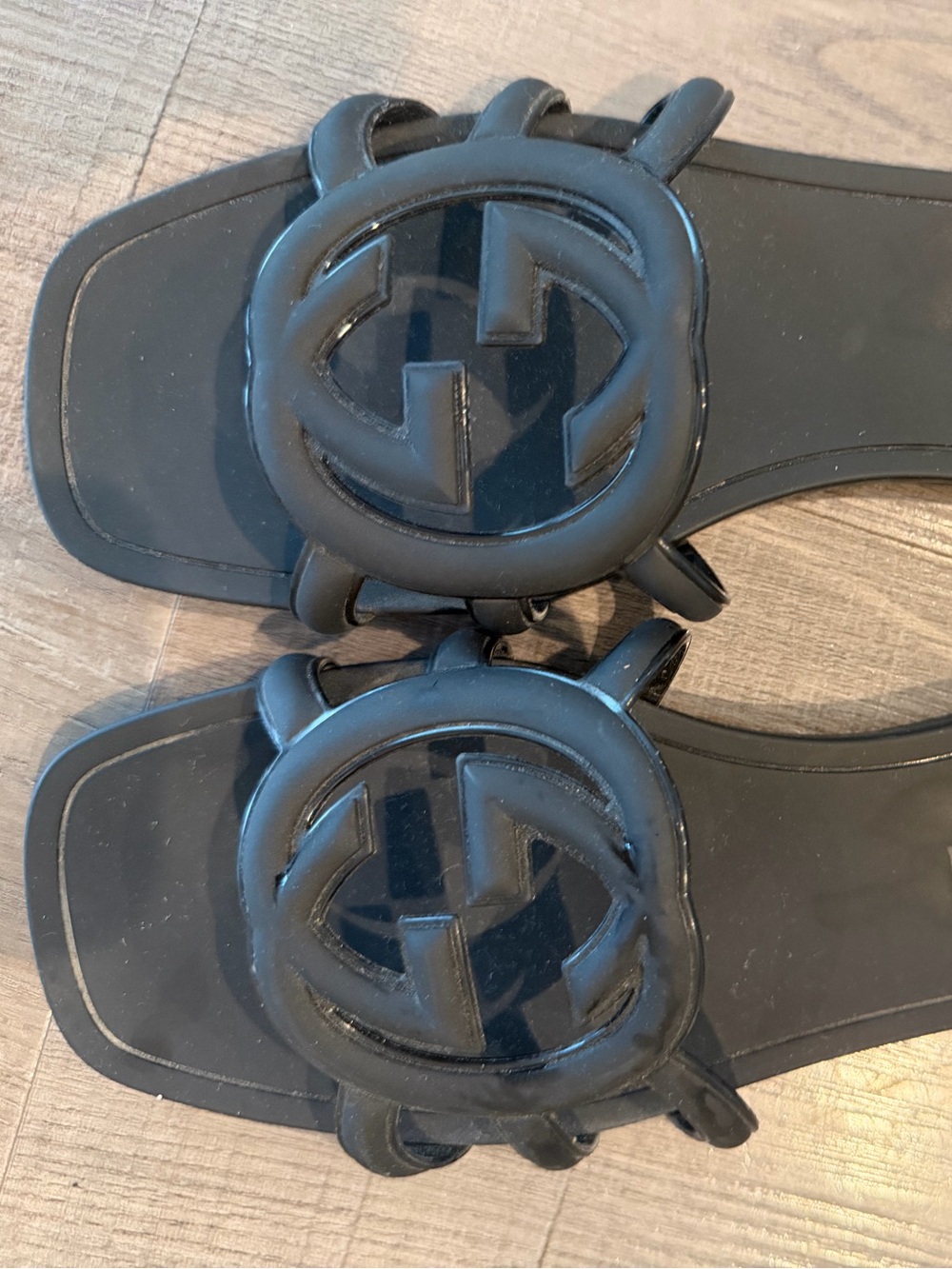 Gucci Black Leather Interlocking G Slide Sandals - Picture 3 of 8